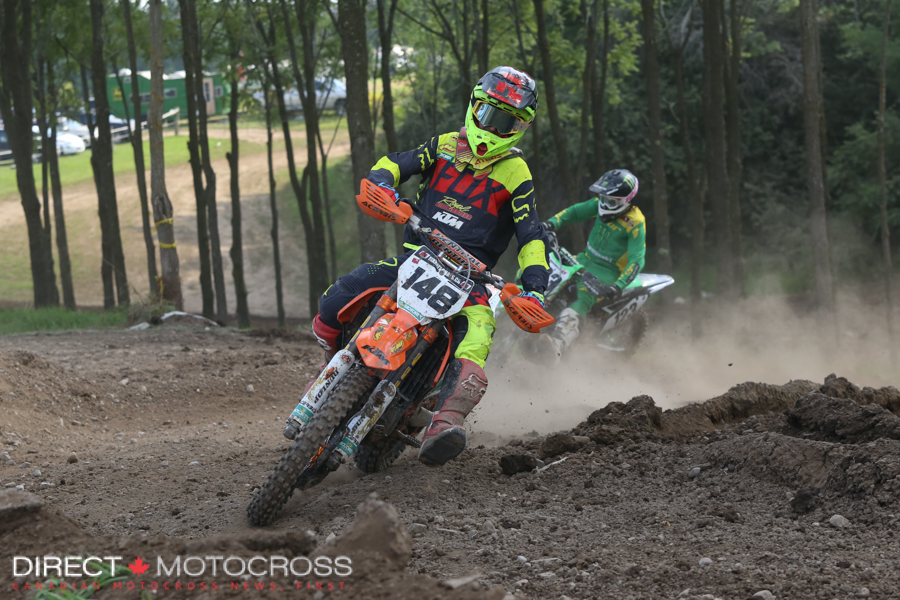 He was this close with Metcalfe for most of the second moto. 3-2 gave him 2nd overall, 1 point up on Metty on the day. 