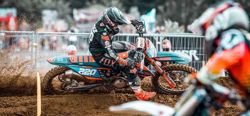 Out of the Blue | Mélanie Perez | Presented by Schrader’s