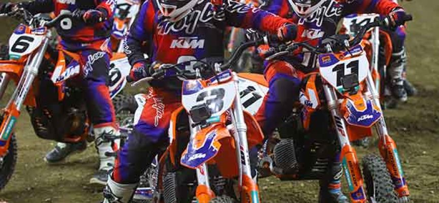 3 Canadians Race KJSX at the Indianapolis Supercross