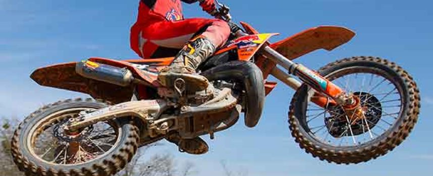 Video | One Minute of Kaven Benoit on a KTM 250 2-Stroke at Club MX